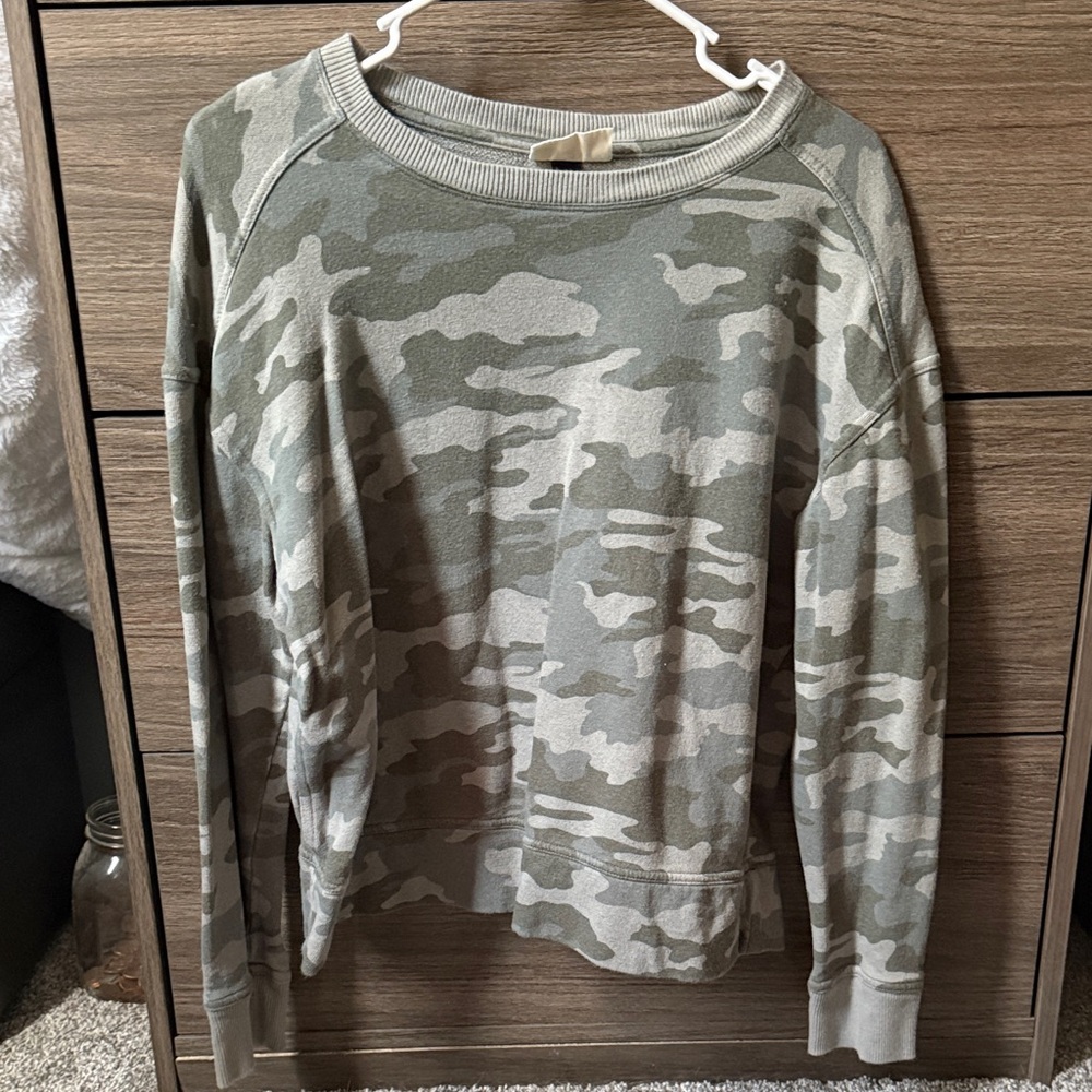 Universal Thread Camo Long Sleeve Tee